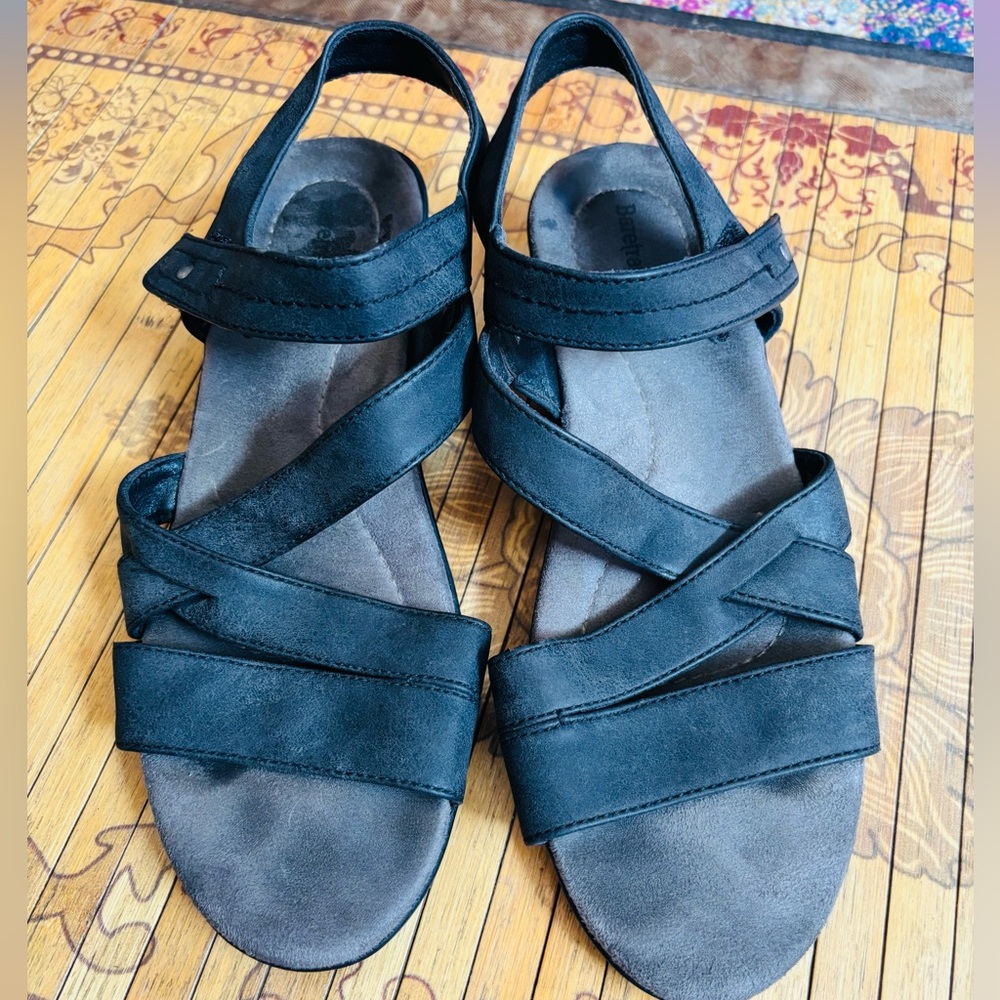 BARETRAPS Simpson Sandals